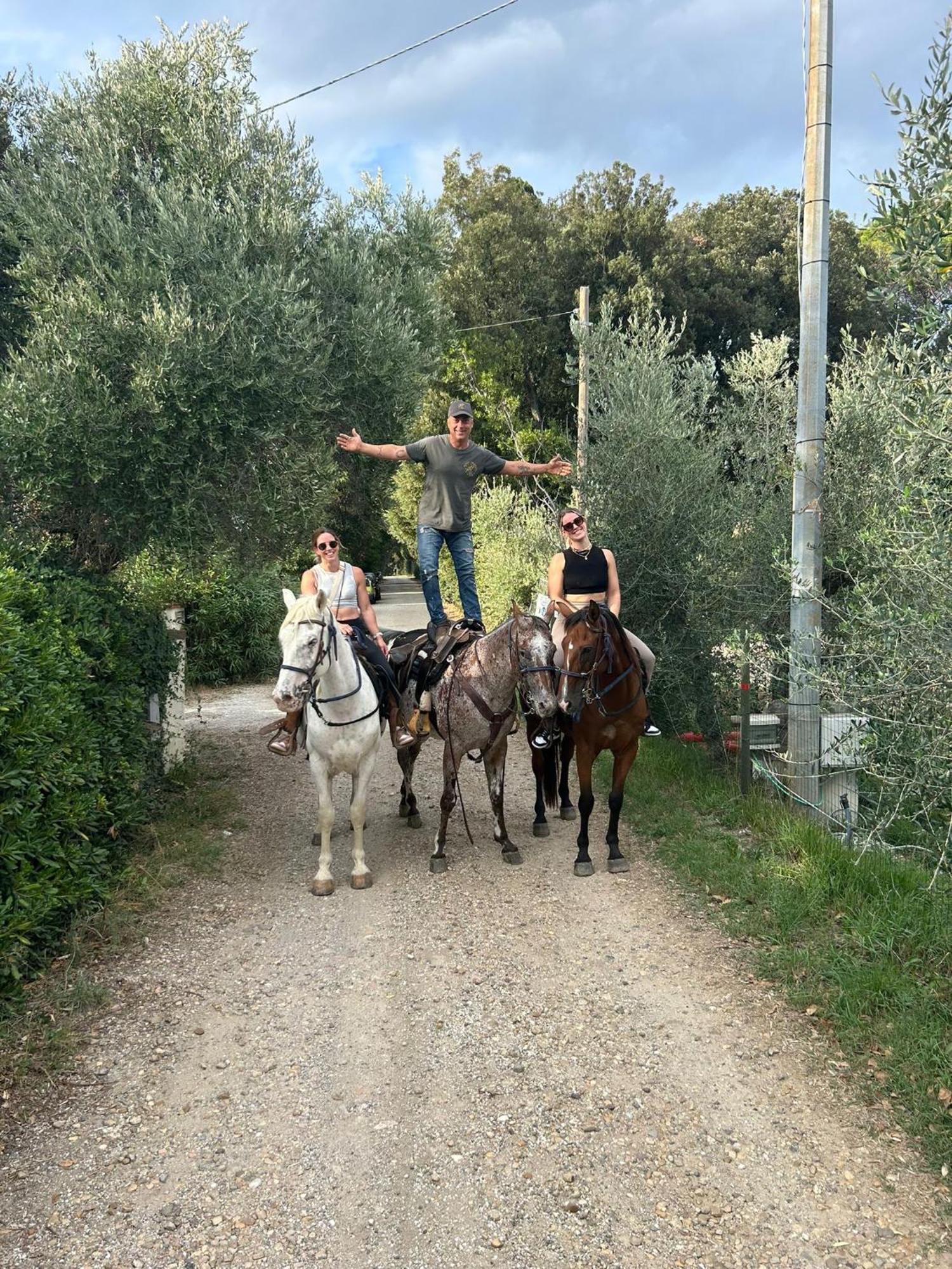 Bed and Breakfast Essenziale Castell'Anselmo Exterior foto